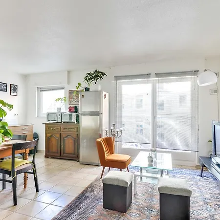 Apartment Cozy With Terrace Strasbourg